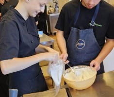 Powiększ zdjęcie Uczniowie podczas warsztatów