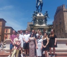 Powiększ zdjęcie Bolonia