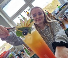 Powiększ zdjęcie zdjęcie ze szkolenia barmańskiego