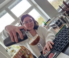 Powiększ zdjęcie zdjęcie ze szkolenia barmańskiego