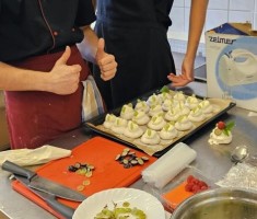 Powiększ zdjęcie Uczniowie podczas warsztatów