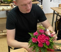 Powiększ zdjęcie zdjęcia z warsztatów florystycznych