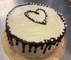 Powiększ zdjęcie Tort wykonany przez uczniów podczas warsztatów