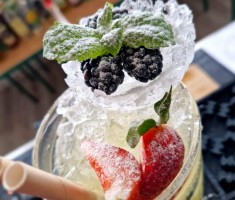 Powiększ zdjęcie zdjęcie ze szkolenia barmańskiego