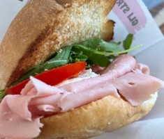 Powiększ zdjęcie Bolońska mortadela