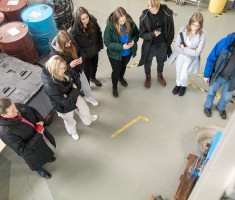 Powiększ zdjęcie Pokaz maszyn na hali