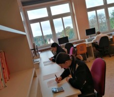 Powiększ zdjęcie Olimpiada Wiedzy Ekonomicznej