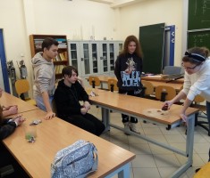 Powiększ zdjęcie Uczniowie na zajęciach z geotechniki