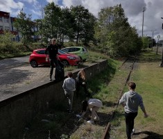 Powiększ zdjęcie Uczniowie naszej Szkoły podczas akcji Sprzątanie Świata